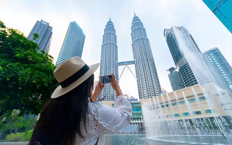 Private Guided Kuala Lumpur Day Trip With Skip-the-Line Petronas Twin Towers